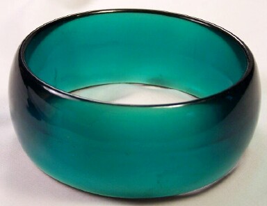 LG58 transparent emerald green wide lucite bangle